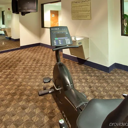 Holiday Inn Express&Suites Chesapeake 