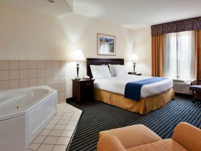 Hotel Express & By Ihg Chesapeake
