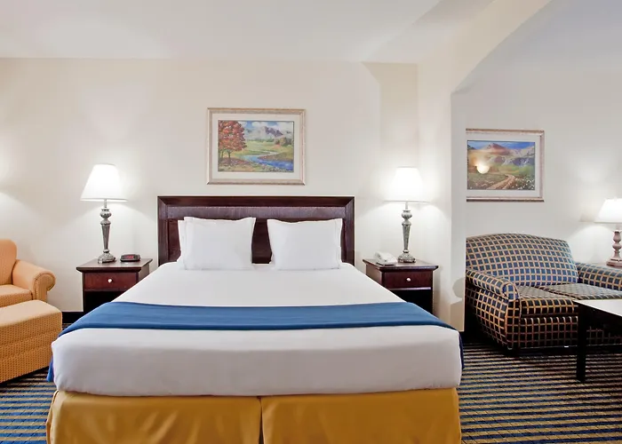 Holiday Inn Express & Suites Chesapeake By Ihg