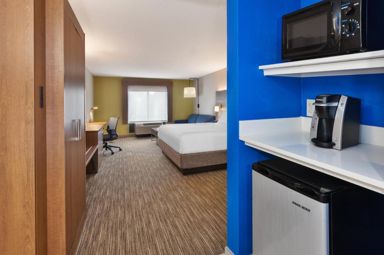 Hotel Express & By Ihg 2*