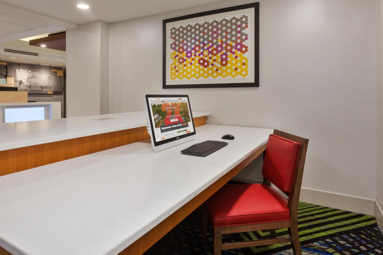 Express & By Ihg Hotel Chesapeake