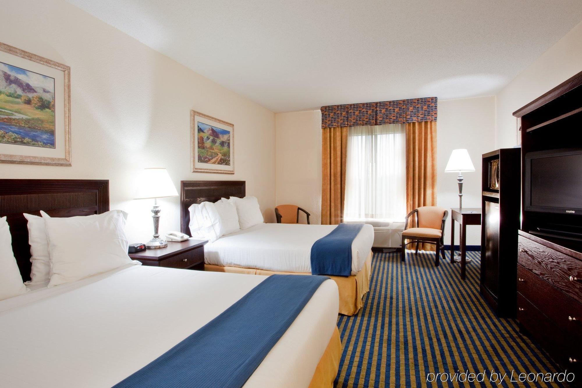 Express & By Ihg Hotel Chesapeake