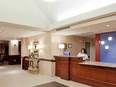 Express & By Ihg 2* Chesapeake
